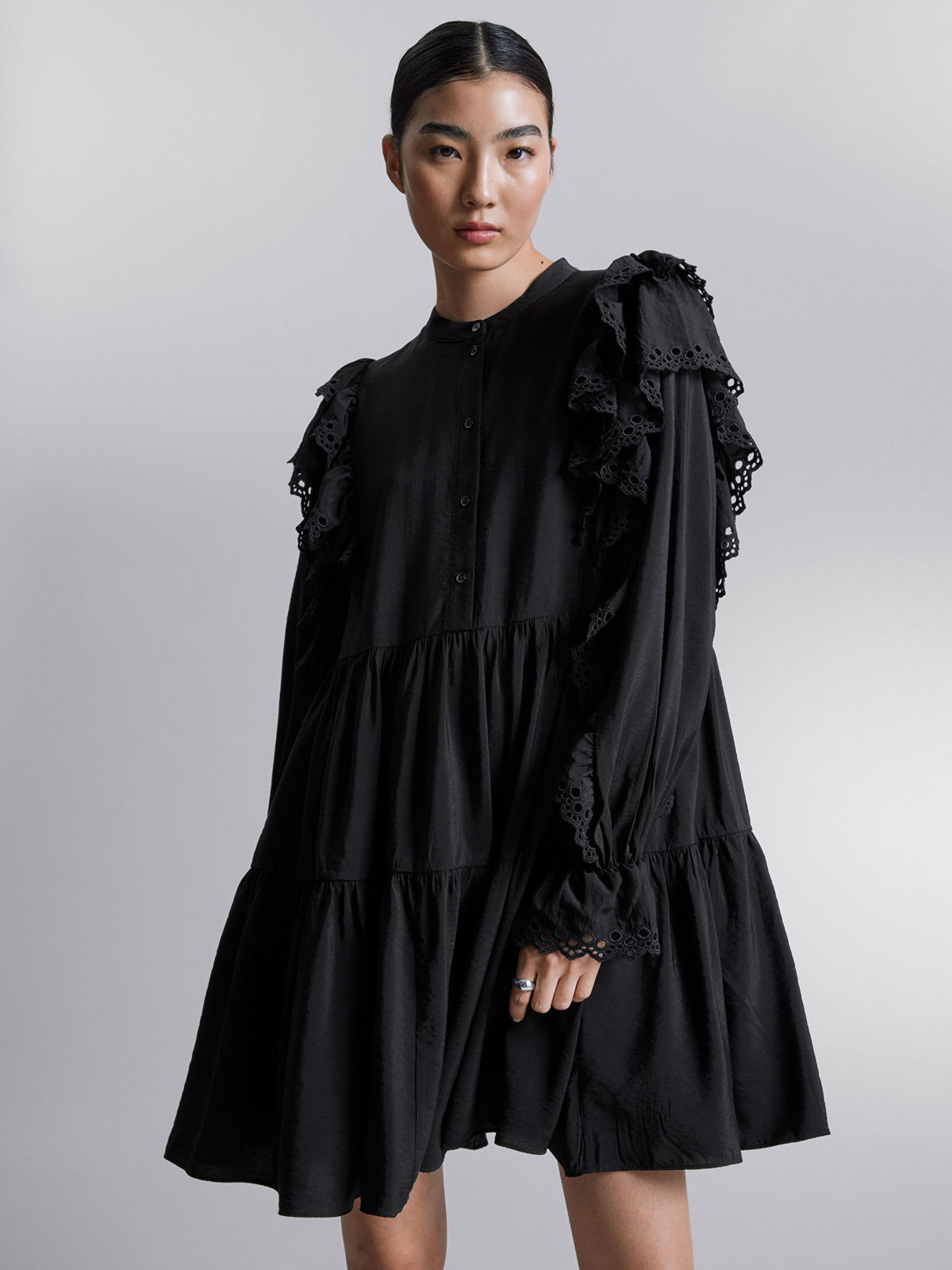 Schwarzes Minikleid
