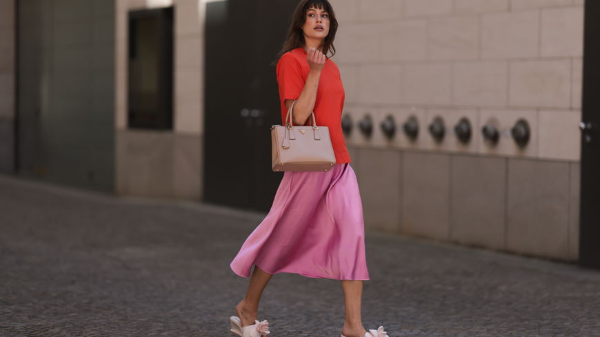 Rot und Rosa kombinieren: So gelingt der Mode-Look