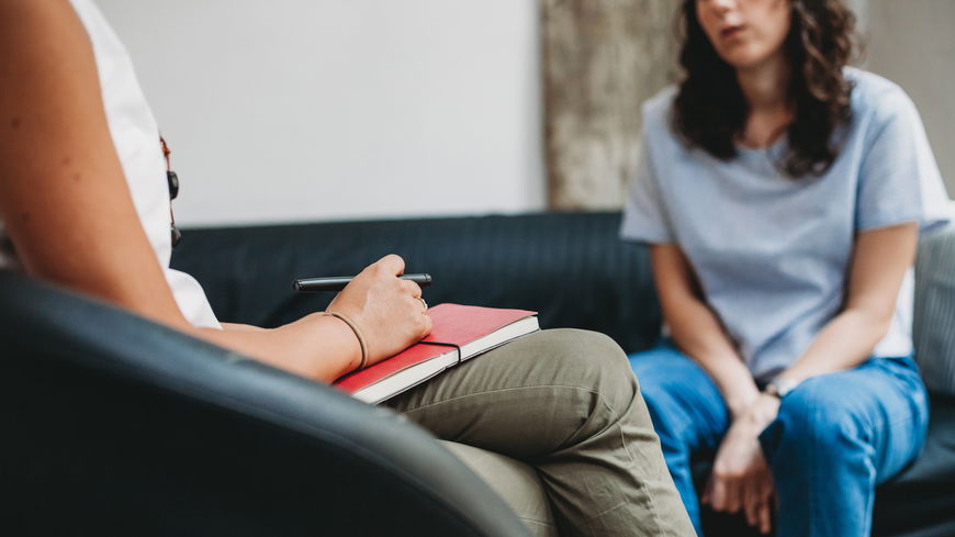 5 Anzeichen, dass du eine Therapie machen solltest
