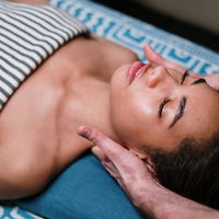 Aqua Peeling: Alles, was du über die Beauty-Behandlung wissen musst
