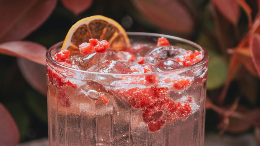 Diese alkoholfreie Bowle mit Himbeeren trinken wir zur EM