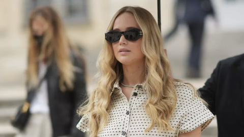Statt Loafers: Jennifer Lawrence trägt diese Schuhe im Sommer