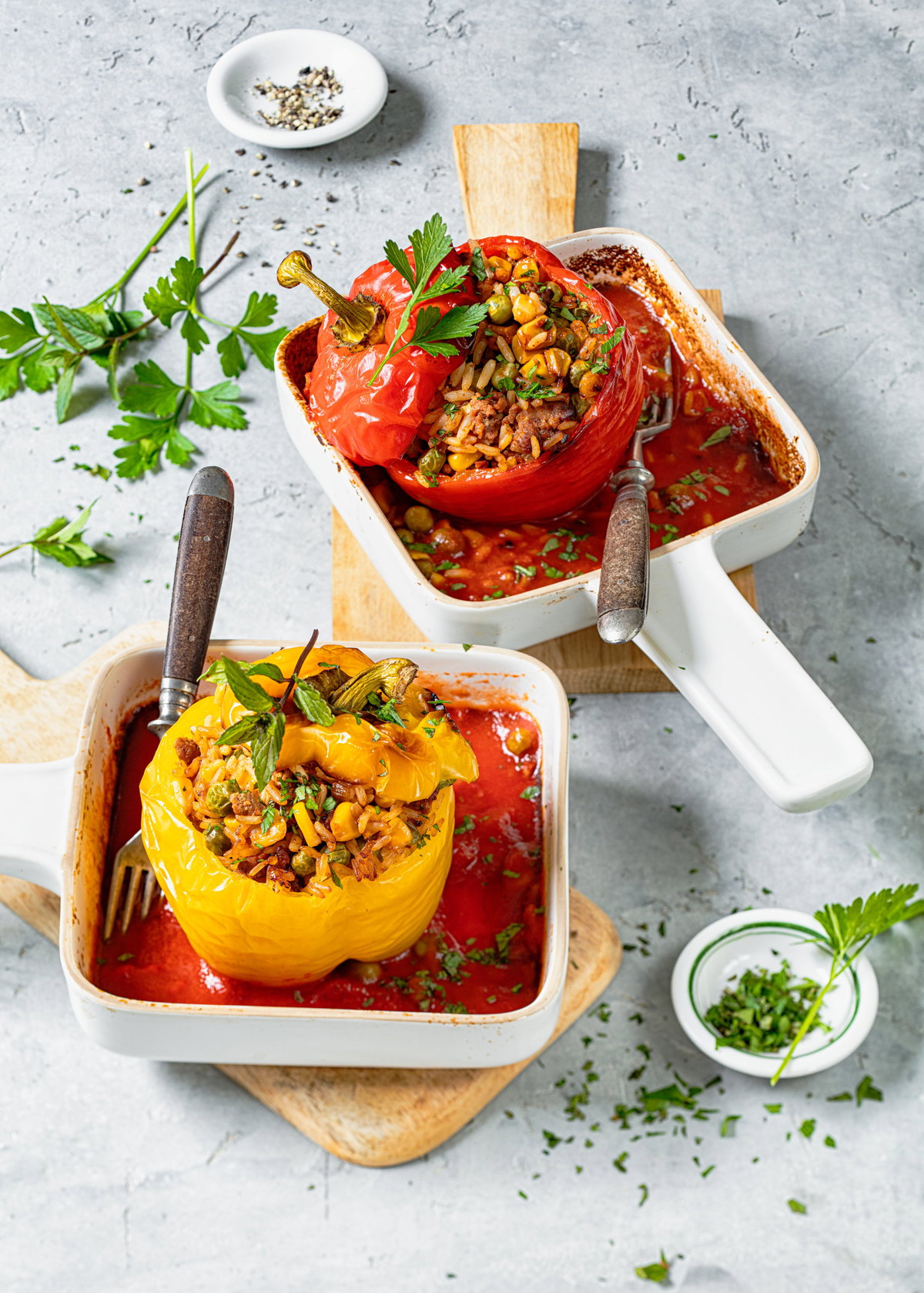 Gefüllte Paprikaschoten mit Reis und Hackfleisch