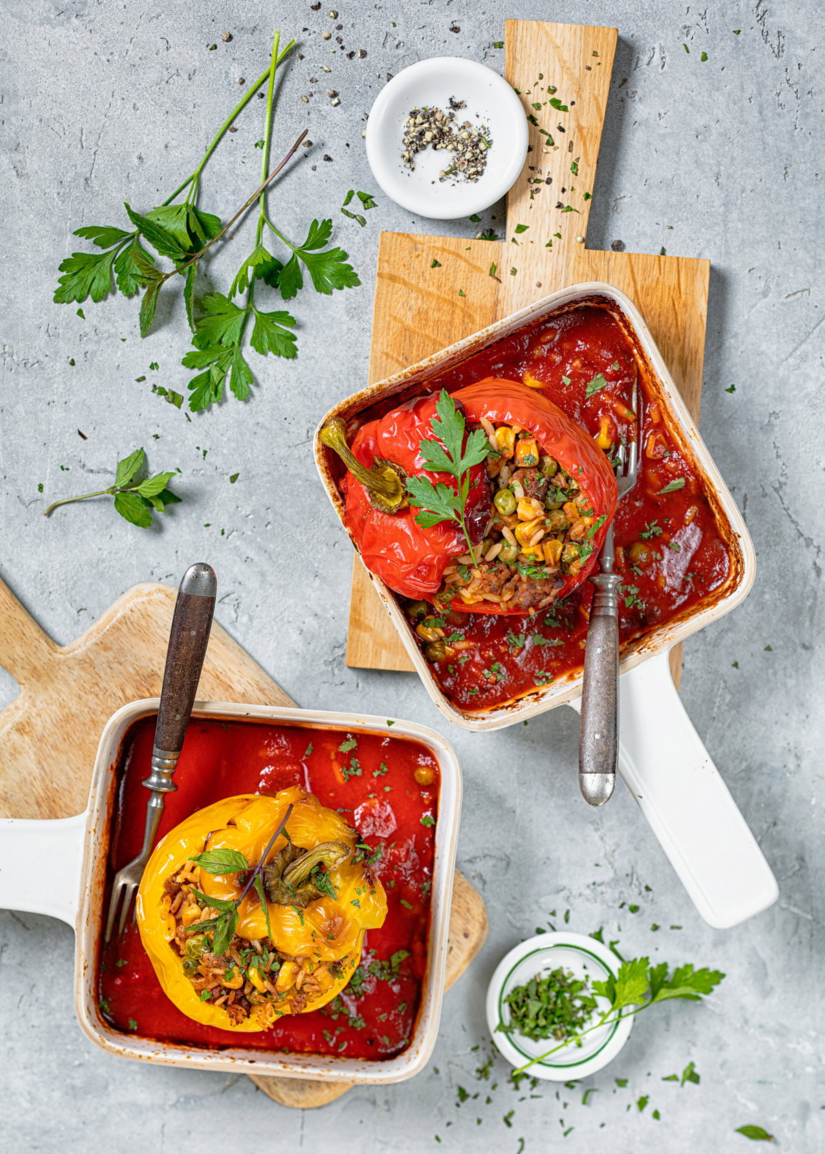 Gefüllte Paprikaschoten mit Reis und Hackfleisch
