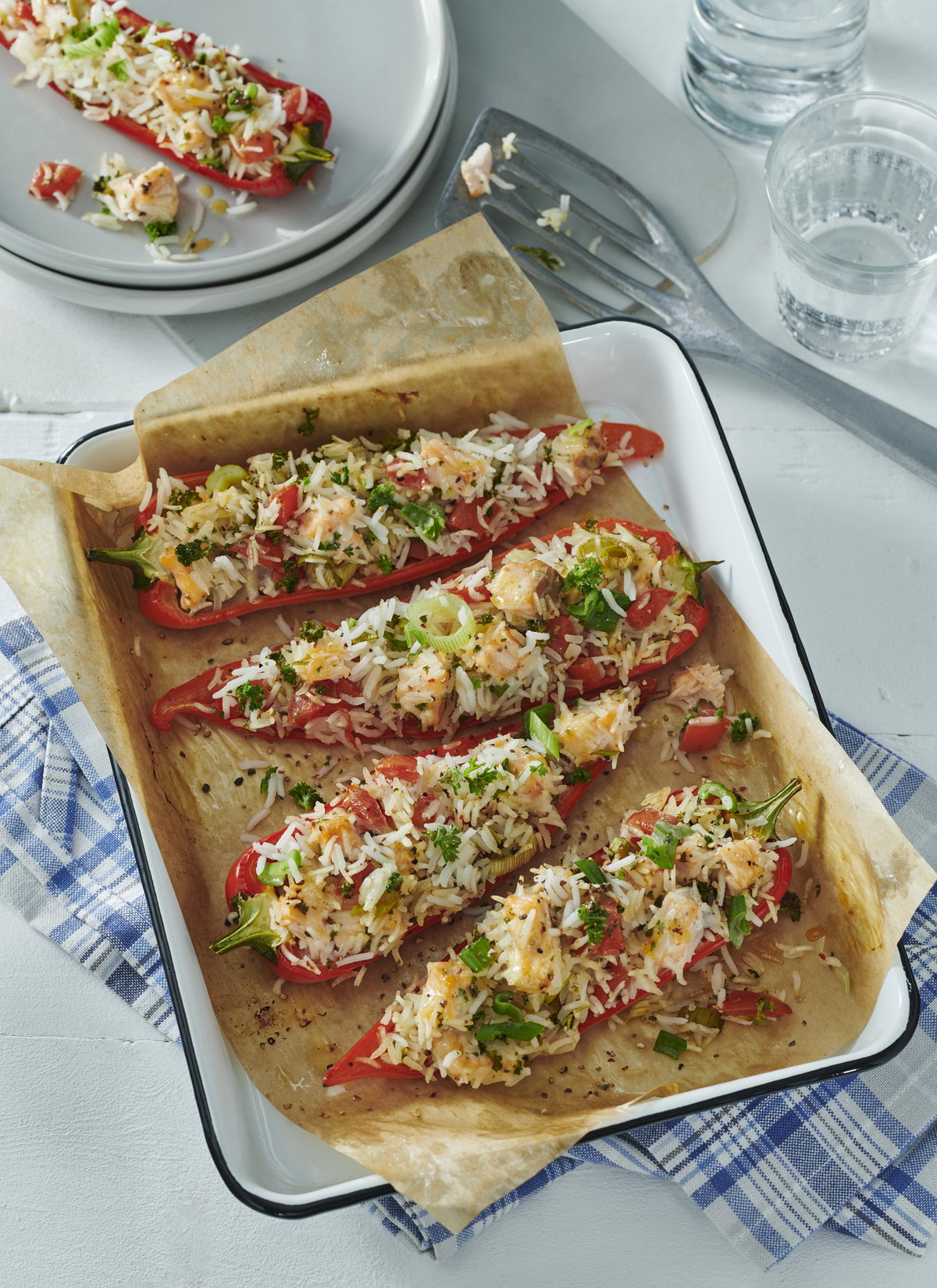 Gefüllte Spitzpaprika mit Lachs