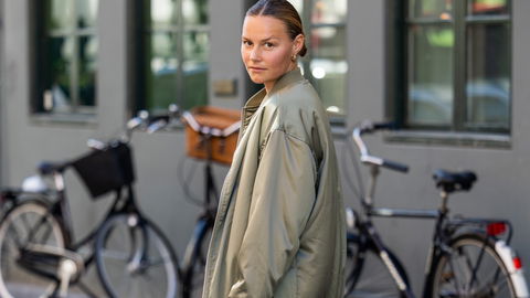 Chelsea Boots kombinieren: So stylen Mode-Profis die Stiefel-Klassiker jetzt