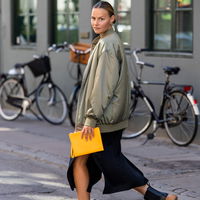 Chelsea Boots kombinieren: So stylen Mode-Profis die Stiefel-Klassiker jetzt