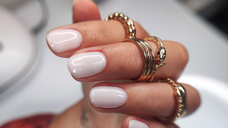 Kurze Shellac Nägel: Alle Infos und die schönsten Designs