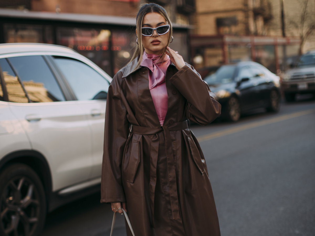 Frau in stylischem Look