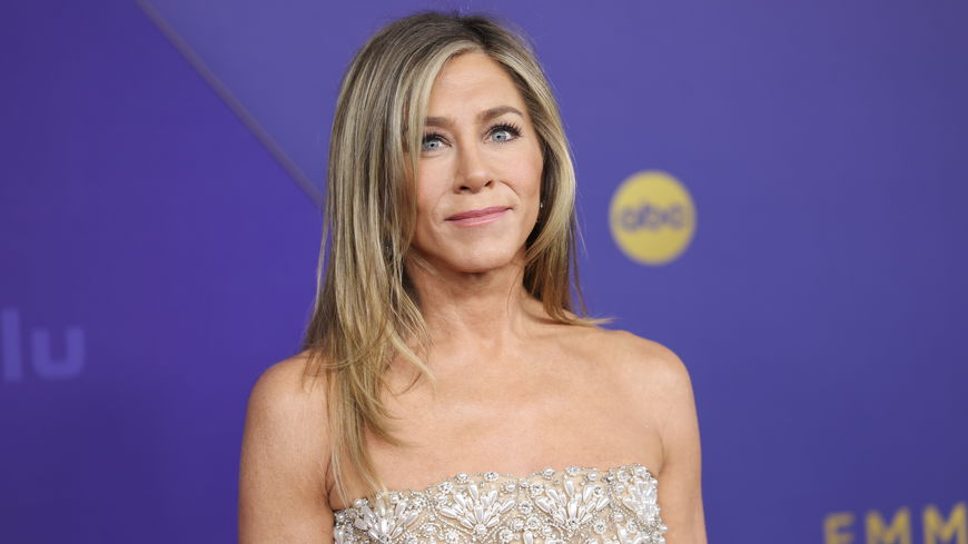 Jennifer Aniston ist im luxuriösen Naked Dress das Fashion-Highlight bei den Emmys 2024