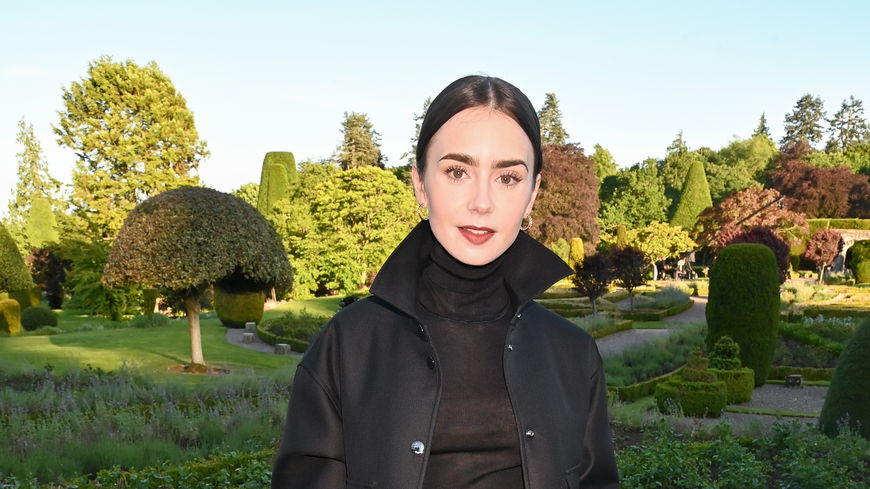 Lily Collins: Diese Sneaker feiern gerade ihre Fans