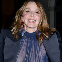 „Emily in Paris“-Star zieht mit diesem gewagten Fashion-Week-Outfit alle Blicke auf sich
