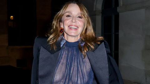 „Emily in Paris“-Star zieht mit diesem gewagten Fashion-Week-Outfit alle Blicke auf sich