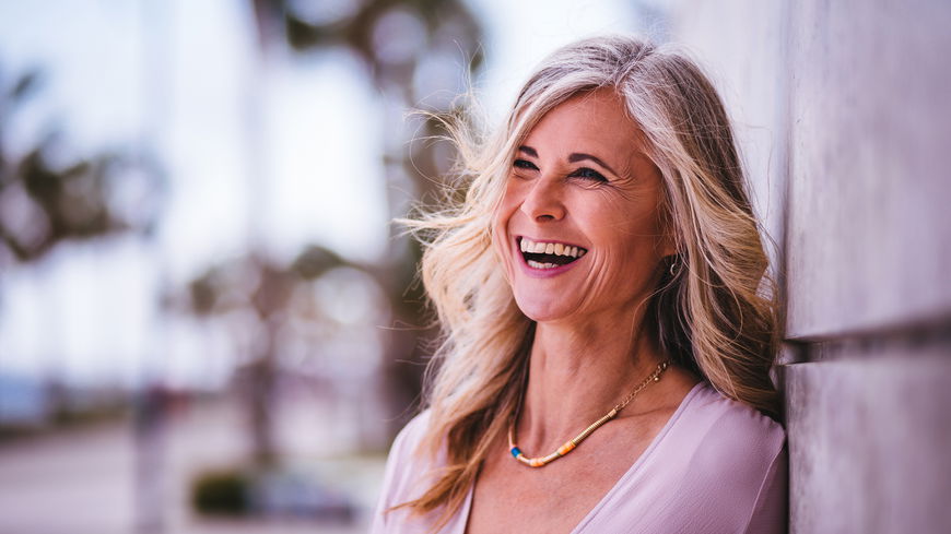 Welche Haarlänge für Frauen ab 60? So findest du die passende Frisur