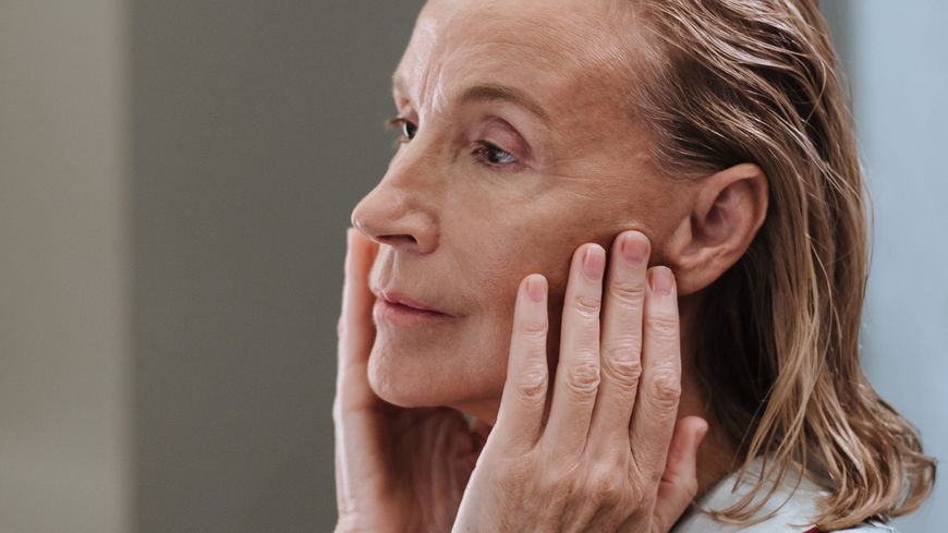 Das beste Serum ab 50? Frauen mit reifer Haut schwören auf dieses Hyaluron-Produkt