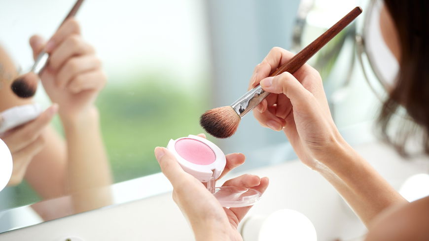 Make-up-Trend 2024: Darum tragen wir jetzt Blonzer statt Bronzer