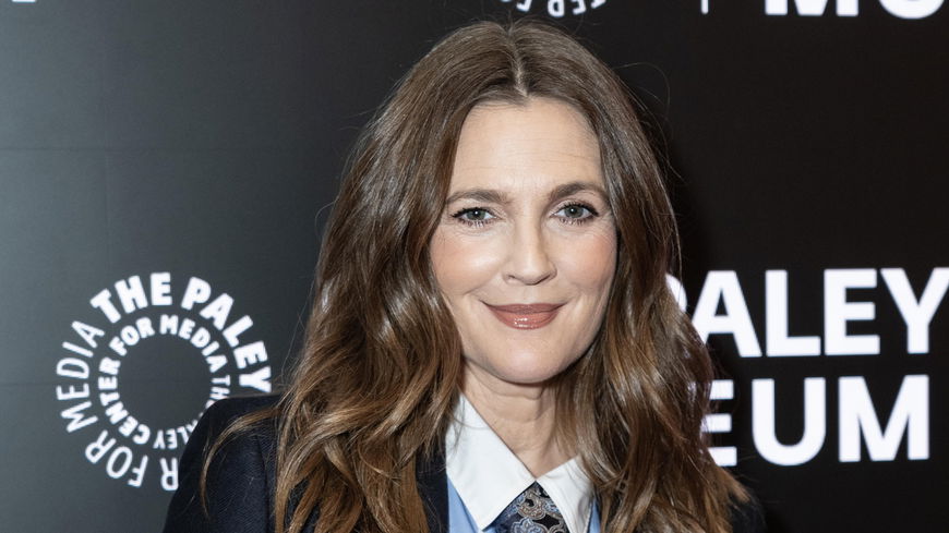 Drew Barrymore schminkt sich ab vor TV-Publikum – inspiriert von Pamela Anderson