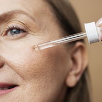 Statt Hyaluron: Auf diesen Wirkstoff für pralle Haut setzen Profis jetzt