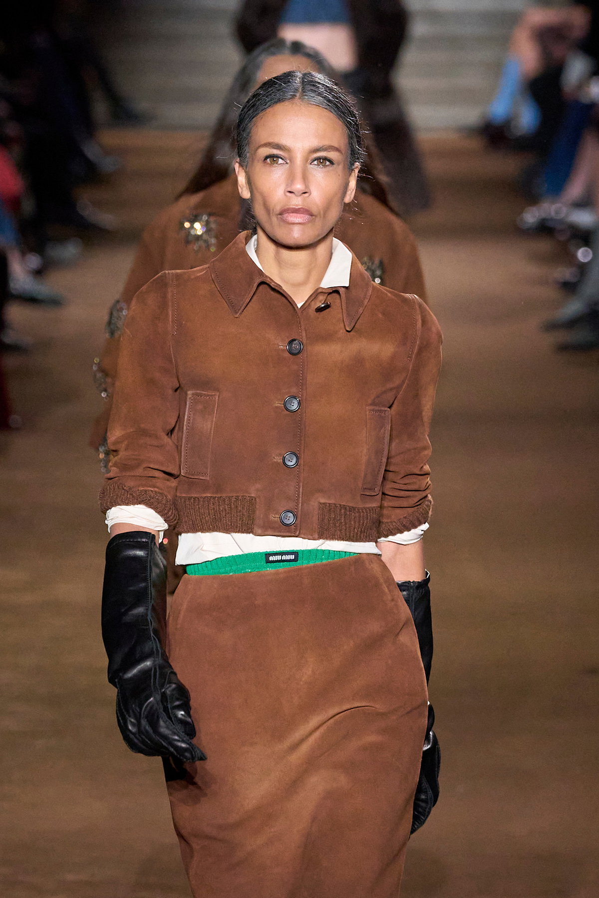 Miu Miu Model mit grauem Haar