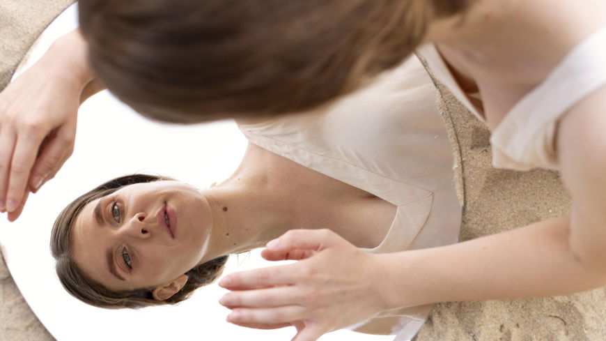 Laut Dermatologin: Dieser Trick zeigt, ob deine Haut trocken oder nur dehydriert ist