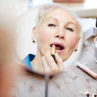 Diese Lippenstift-Farben schmeicheln blasser Haut am meisten