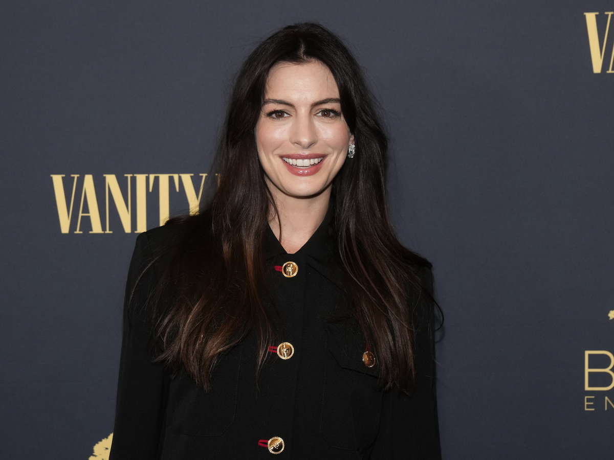 Anne Hathaway auf dem roten Teppich.