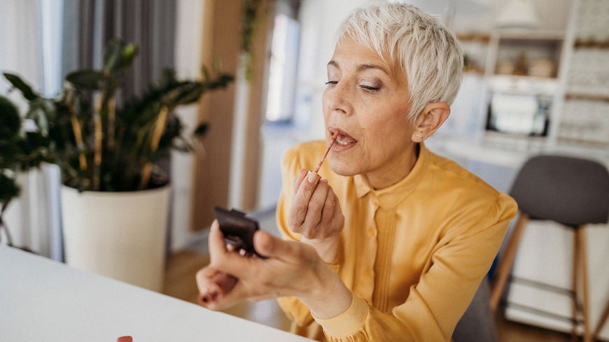 Make-up-Trend 2024: Bei den kühleren Temperaturen setzen wir auf den Frozen Glow