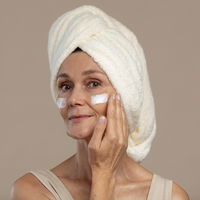5 Anti-Aging-Gesichtscremes aus der Apotheke, auf die unsere Beauty-Redaktion setzt