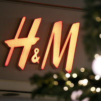 Die H&M Holiday Collection ist da: Sichere dir diese 5 festlichen Pieces, bevor sie ausverkauft sind