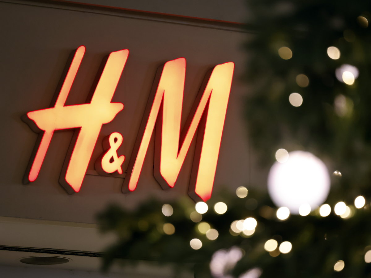 H&M Logo an Weihnachten