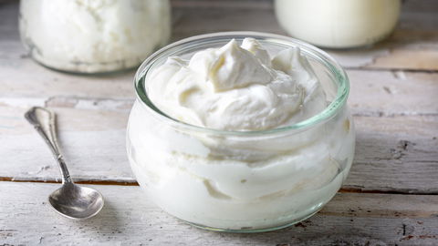 Jeden Tag Quark essen: Das passiert mit deinem Körper