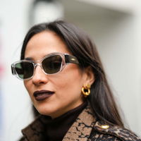 Make-up-Trend 2024: Stylishe Frauen tragen jetzt diese Farbe auf den Lippen