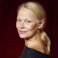 Skinny Brows à la Pam Anderson: So tragen wir jetzt unsere Augenbrauen