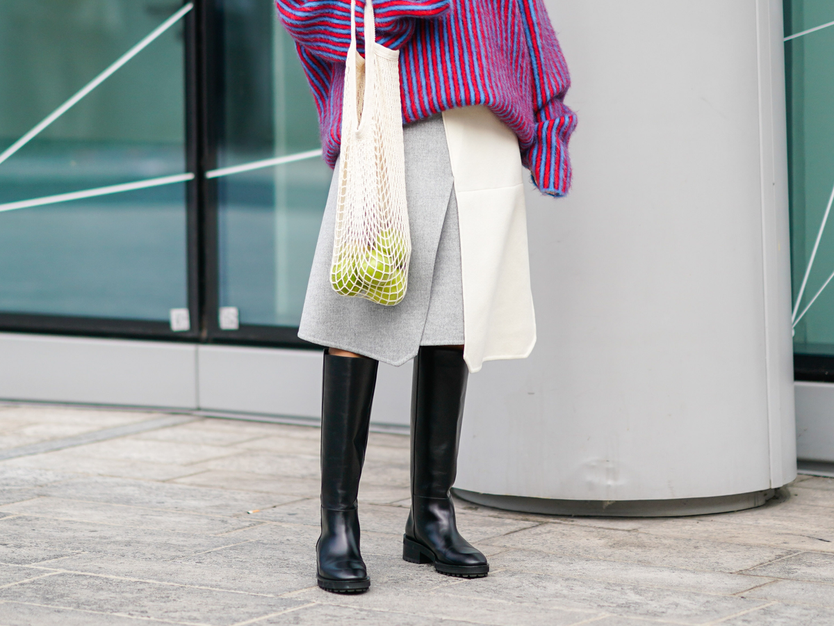 Frau trägt Riding Boots