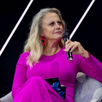 Barbara Schöneberger: So stylish und selbstbewusst zeigt sie ihre grauen Haare