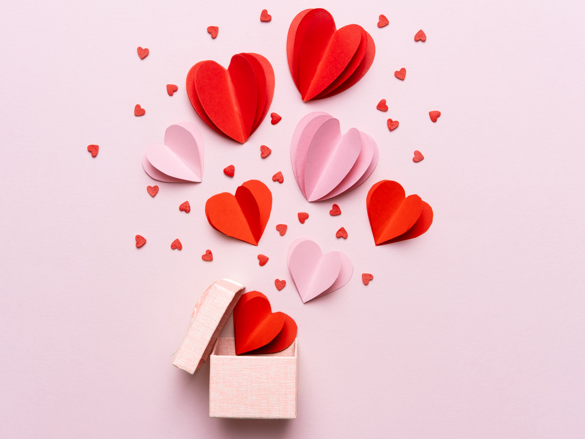 Geschenkbox mit Herzen