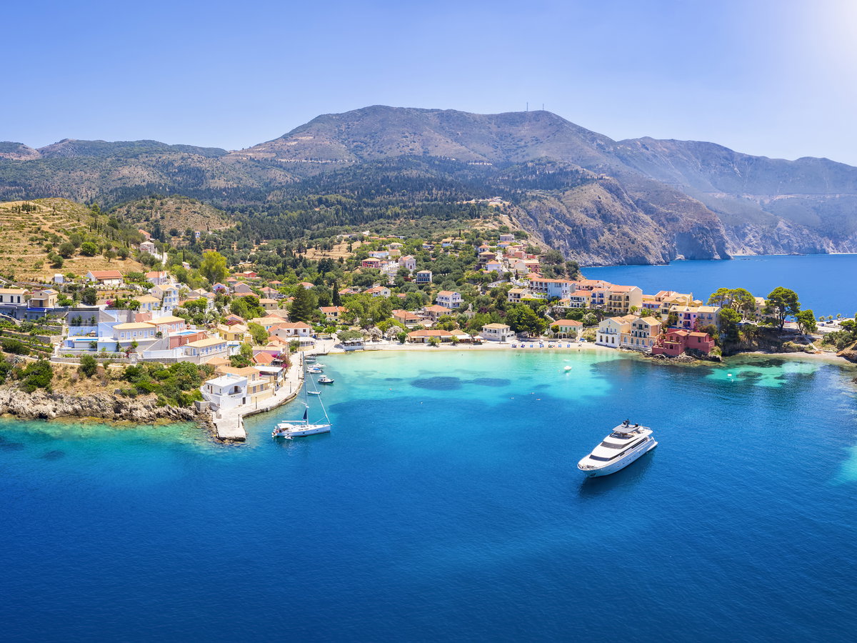 Aufnahme aus der Luft von der Küste von Kefalonia.