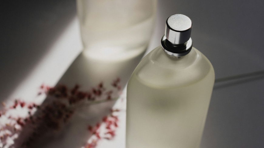 Parfum Haltbarkeit: 5 Anzeichen, dass dein Lieblingsduft abgelaufen ist