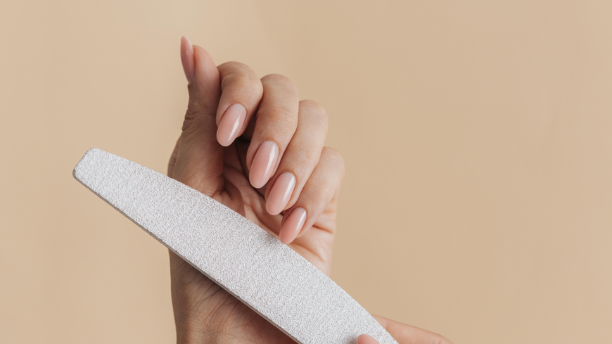 Nageltrend 2025: Soap Nails sind die "No-Make-up" Maniküre