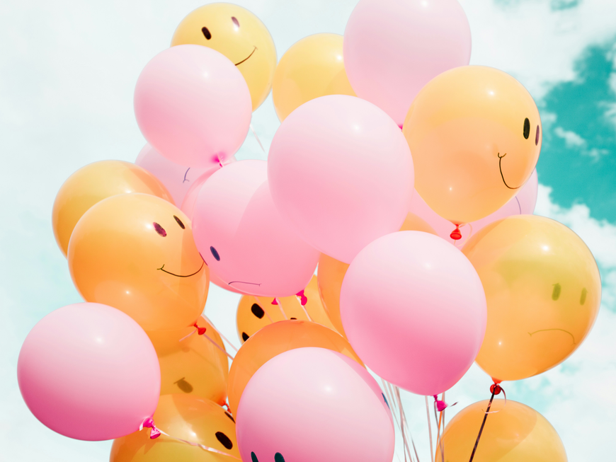 Luftballons am Himmel