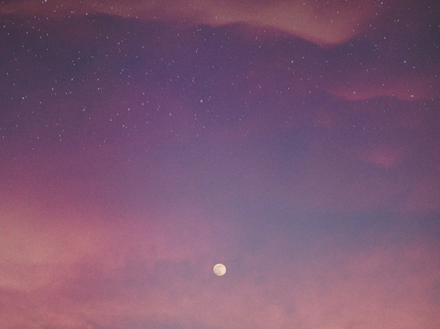 Himmel mit Sternen und Mond