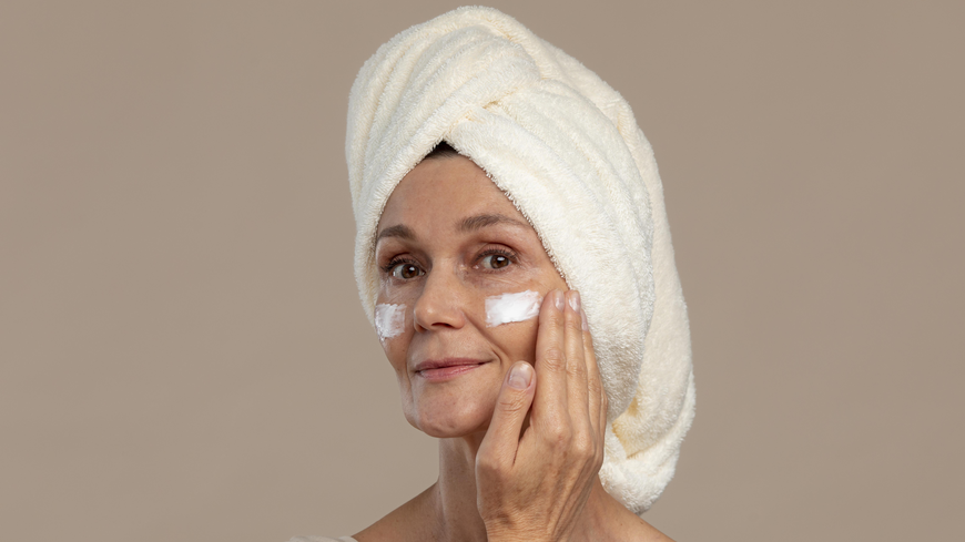 Diese 3 Anti-Aging-Wirkstoffe sind sogar effektiver als Kollagen – sagt ein Dermatologe