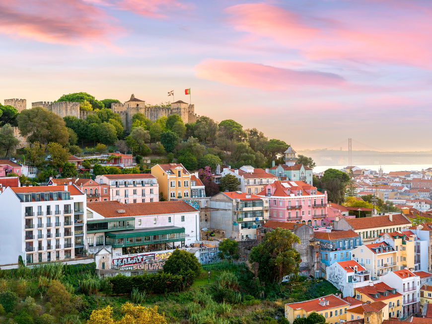 Ein Blick auf die bunten Häuser von Lissabon.