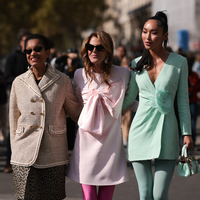 Modetrend 2026: Elegantes Puderrosa ist die angesagteste Farbe diesen Frühling