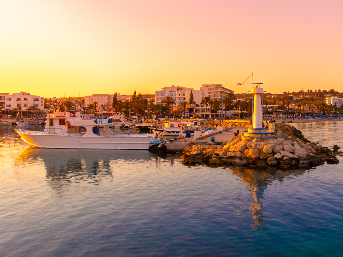 Sonnenuntergang im Hafen von Ayia Napa