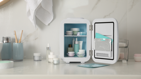 Diese Beauty-Produkte gehören im Sommer unbedingt in den Kühlschrank