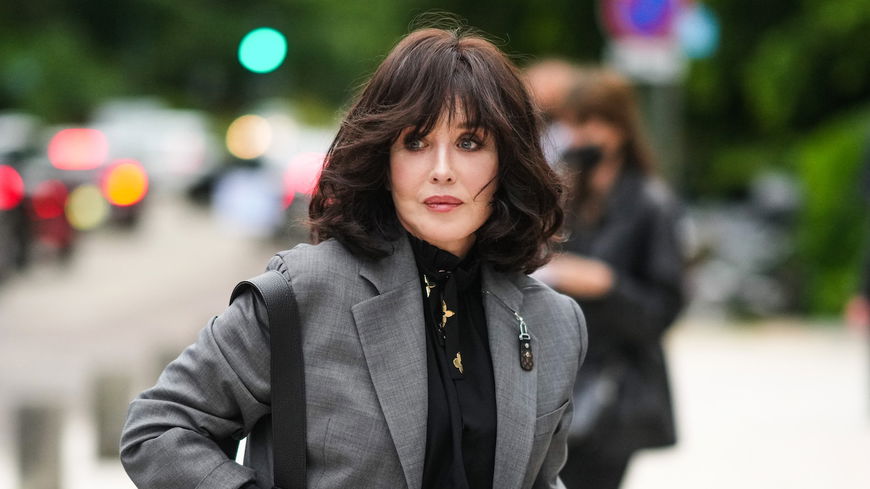 Frisuren mit Pony ab 50, die deine Schönheit am besten unterstreichen