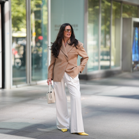 Weite Hosen kombinieren: So stylst du das Trend-Piece stilvoll