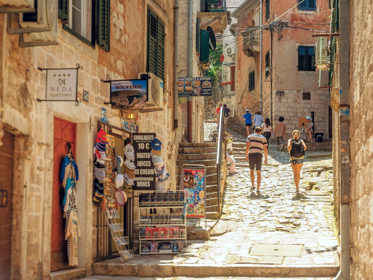 Gassen der Altstadt in Kotor, Montenegro.