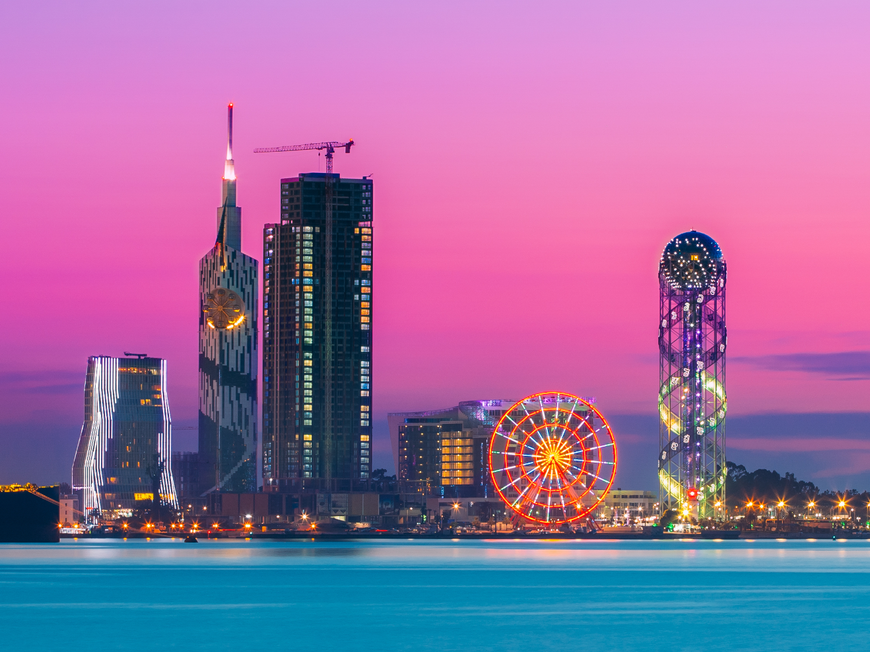 Küste von Batumi bei Sonnenuntergang